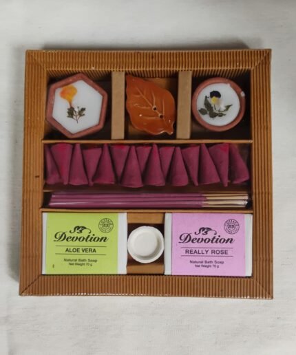 GIFT HAMPER