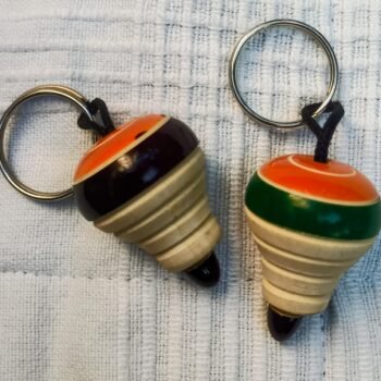 KEYCHAIN WITH TOP