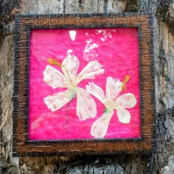 PRESSED FLOWER FRAME