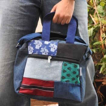 CHIKMANGLUR MESSENGER BAG